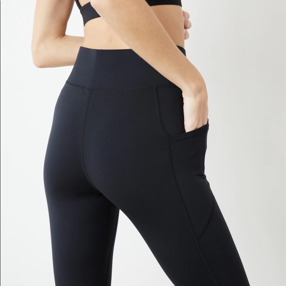 Bandier All Access High Waisted Center Stage Pocket Legging • Black • Large